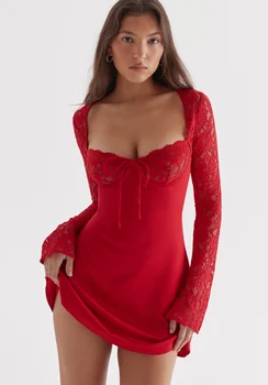 Женское кружевное мини-платье без бретелек с длинным рукавом и высокой талией красного цвета